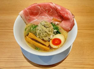【微細藻類ラーメン】ヘルシー食事革命！「#罪悪感のないラーメン屋」「クロレラ」「オーランチオキトリウム」を使用