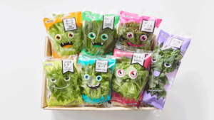 RYODEN「VEGE MONSTER」植物工場野菜のパッケージが新デザイン、微細藻類への展開も狙う