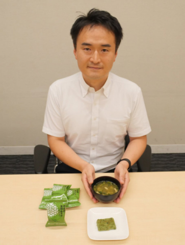 マルハニチロが挑む未来食!微細藻類のスピルリナ入りみそ汁が万博で話題に!