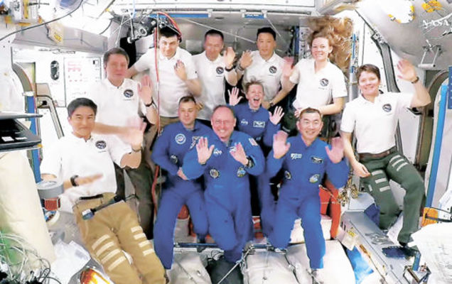 【藻が宇宙へ】油井亀美也宇宙飛行士、ISS長期滞在開始!未来を切り拓く微細藻類の挑戦の始まり
